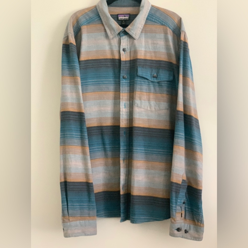 Patagonia 100% cotton worn wear shirt